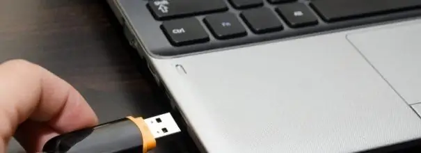 pc does not see the flash drive