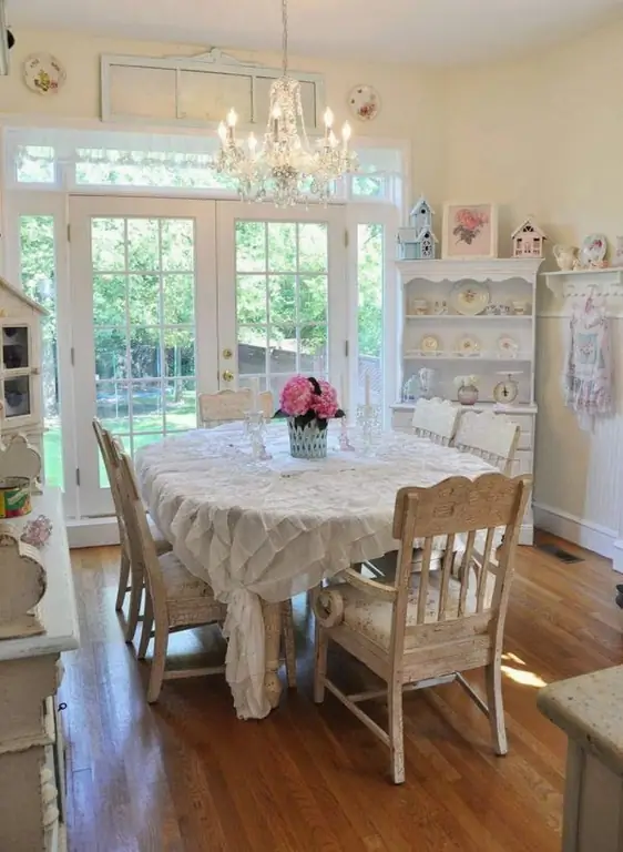 Shabby dining area