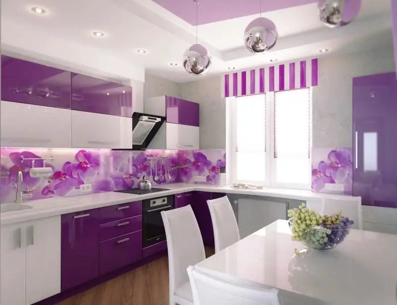 Diseño De Una Cocina Blanco-violeta En El Interior: Opciones De Combinación, Ideas Fotográficas De Ejemplos De Diseño Originales