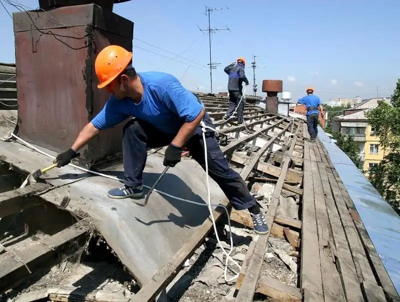 Riparazione Del Tetto, Compresi I Suoi Vari Tipi Con Una Descrizione Delle Fasi Principali Del Lavoro