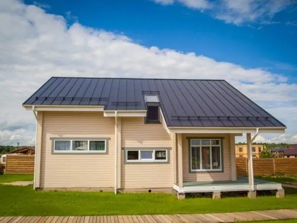 Private house with click-fold roof