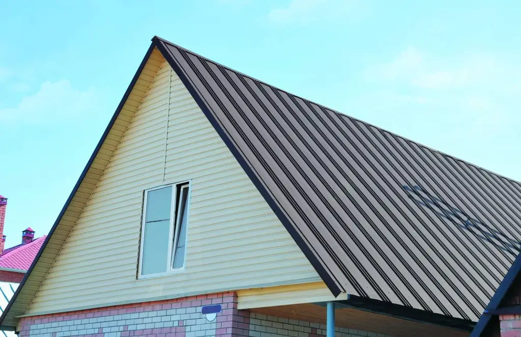 The Slope Of The Roofing From The Profiled Sheet, Including How To Choose The Right Brand Of This Roofing Material, Depending On The Angle Of The Roof