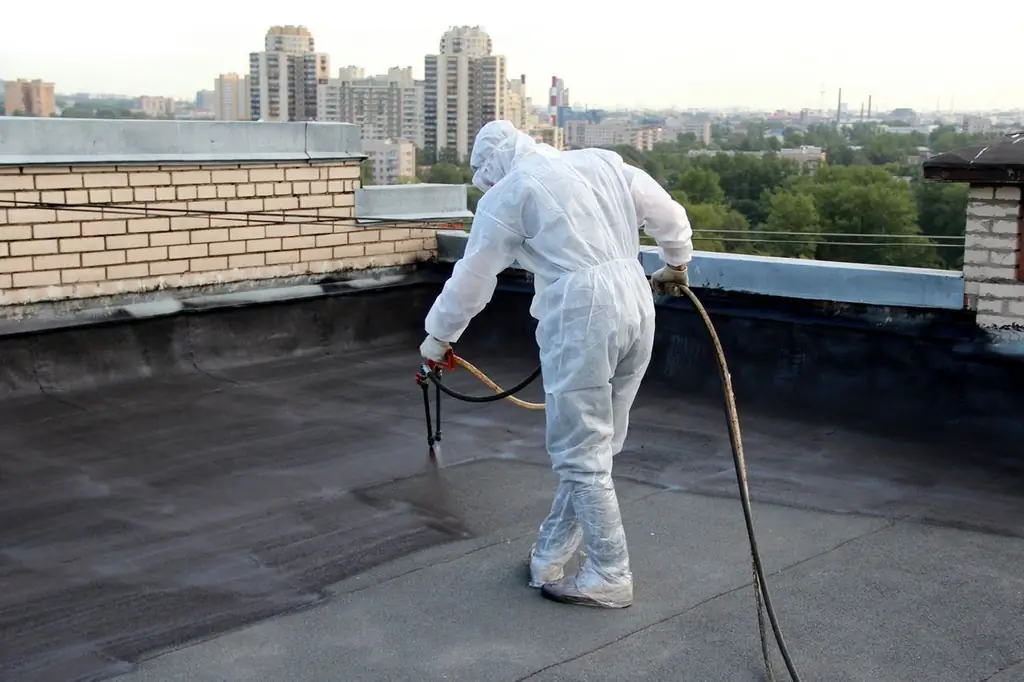 Ang Waterproofing Sa Bubong At Ang Mga Uri Nito, Pati Na Rin Mga Tampok Ng Disenyo At Pag-install Nito, Depende Sa Materyal Na Pang-atip