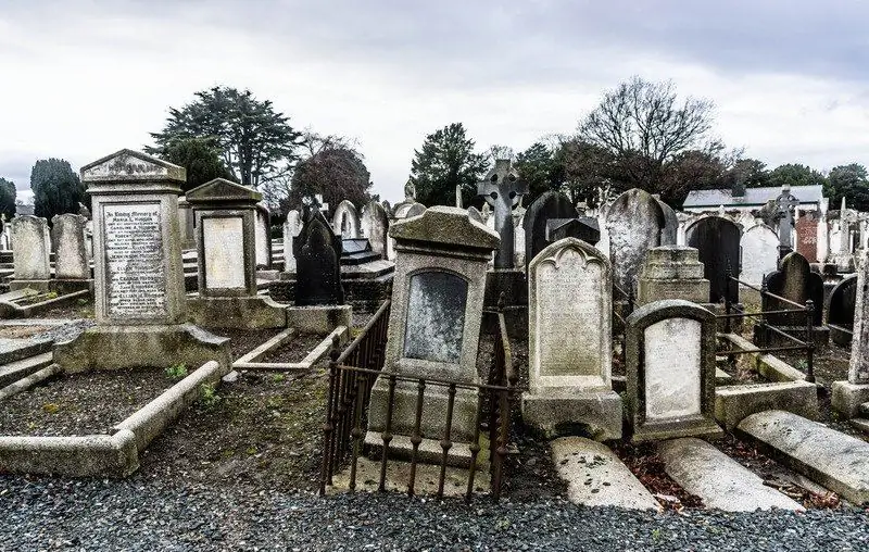 Why You Can't Clean Up Other People's Graves In The Cemetery