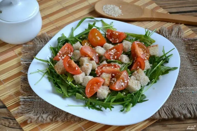 Mga Salad Ng Arugula: Sunud-sunod Na Mga Recipe Na May Mga Kamatis, Hipon, Keso, Abukado, Larawan At Video