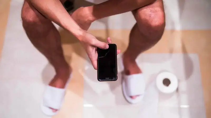 Por Que Os Homens Não Podem Sentar No Banheiro Por Muito Tempo E Como Isso Ameaça