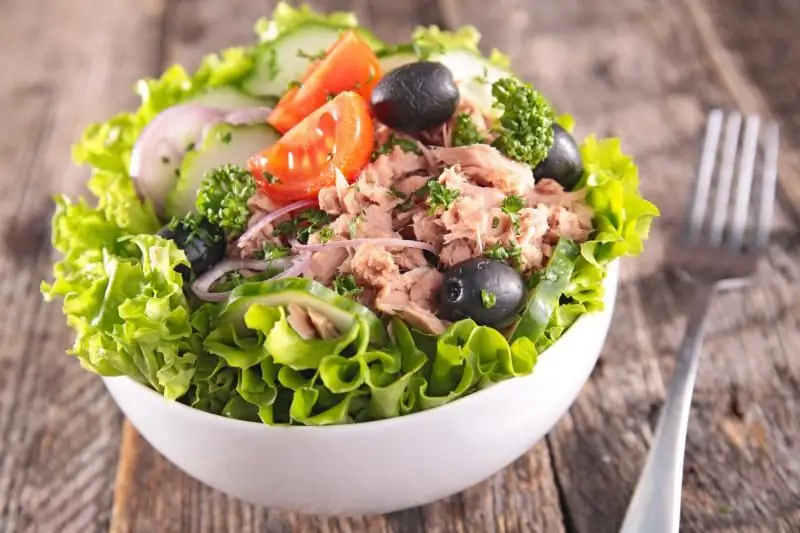 Canned Tuna Salad: Isang Klasikong Recipe Na May Mga Larawan At Video