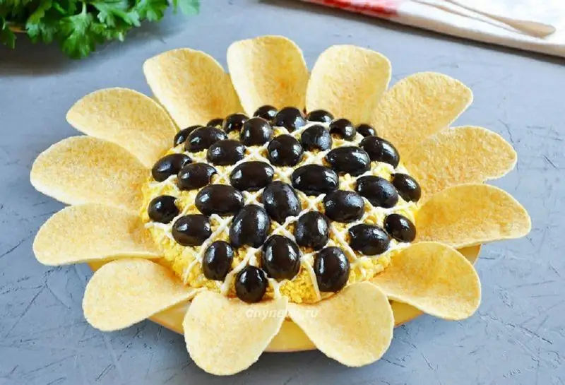 Ensalada De Girasol Con Patatas Fritas: Una Receta Clásica Con Fotos Y Videos