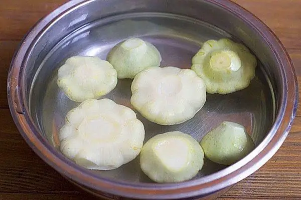 Soaking squash before pickling