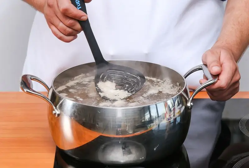 Waarom Schuimen Bij Het Koken Van Vlees - Wat Is Het En Waarom Vormt Het Zich In Bouillon