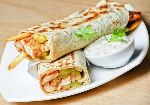 Ev Yapımı Tavuk Shawarma Nasıl Pişirilir - Pide Ve Kreplerde Mantar, Peynir, Kore Havuç Vb. İçeren Bir Tarif, Fotoğraf Ve Video