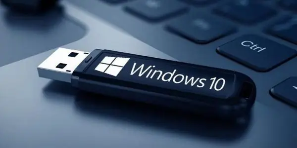 Bootable USB flash drive nrog lub Windows 10