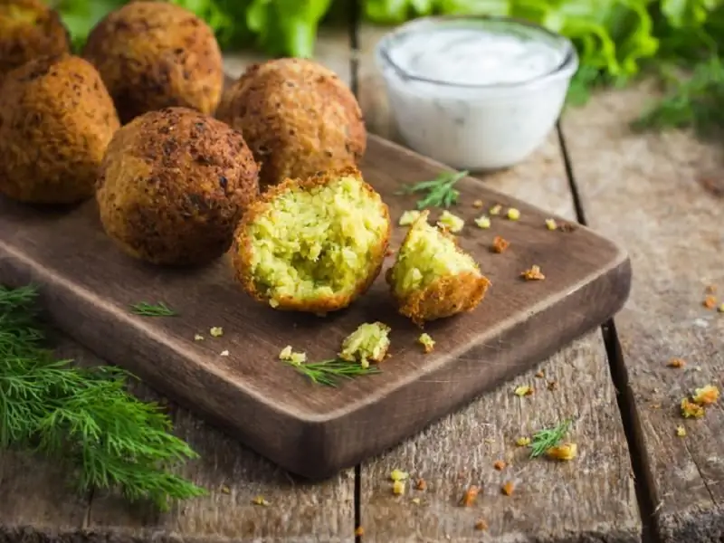 Falafel: меште жай тамак жана жай тамак