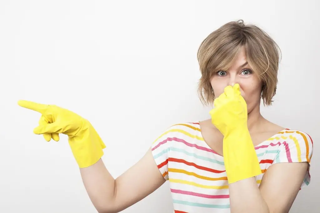 Hoe Je De Geur In De Kast Kunt Verwijderen, Inclusief Kleding, Hoe Je Het Kunt Wassen Zodat Het Niet Muf Ruikt