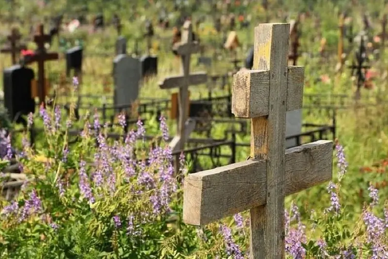 Is Het Mogelijk Om Een foto Van De Overledene Aan Het Kruis Te Hangen: Meningen En Aanbevelingen