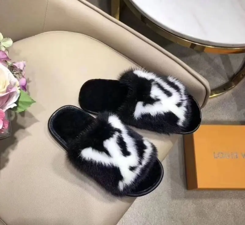 "Granny" Slippers From Gucci And Mink Slippers From Louis Vuitton: How Many Pensions Do You Need To Pay To Buy One Pair